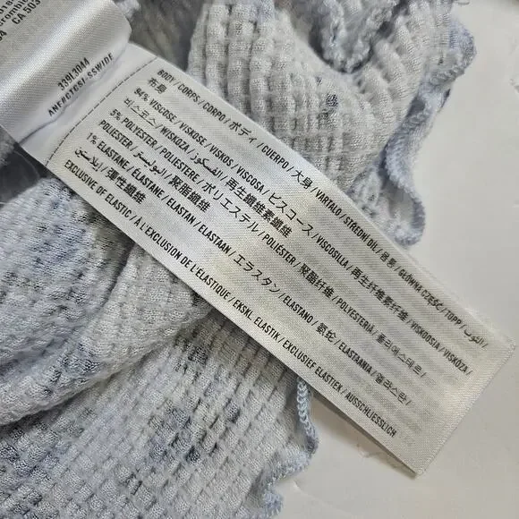 Hollister Medium Blue Dainty Floral Crop Top Long Sleeve - Picture 7 of 7